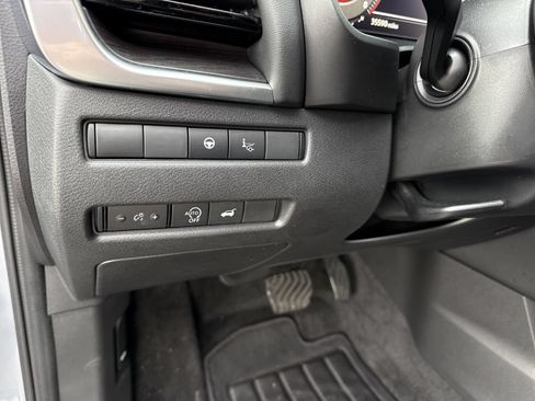 Used 2023 Nissan Rogue Platinum w/ Platinum Premium Package FWD image 17