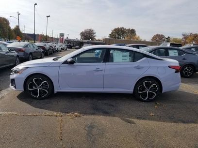 New 2025 Nissan Altima 2.5 SR