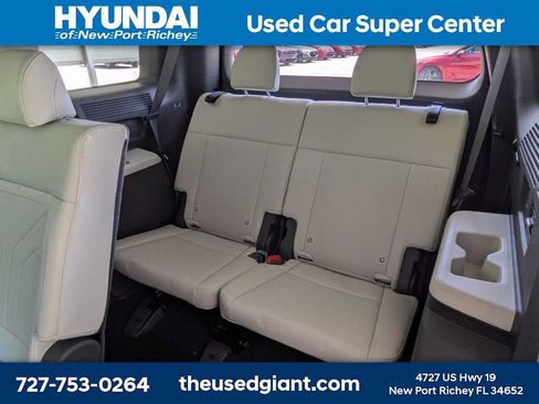 Used 2025 Hyundai Santa Fe SEL FWD image 16