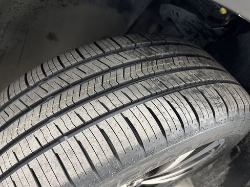 Used 2023 Volkswagen Taos SE image 35