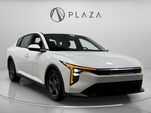 Used 2025 Kia K4 LXS image 6