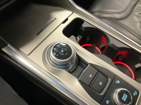 Used 2020 Ford Explorer Platinum w/ Premium Technology Package image 22