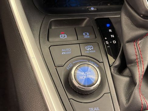 Used 2022 Toyota RAV4 XSE w/ Weather Package AWD/4WD image 19