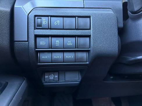 Used 2024 Toyota Tacoma TRD Off-Road w/ TRD Off Road Upgrade Package AWD/4WD image 27