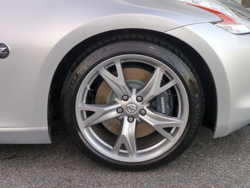 Used 2011 Nissan 370Z Coupe w/ Sport Pkg RWD image 12