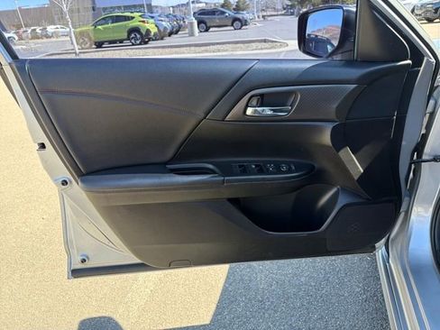 Used 2017 Honda Accord Sport Special Edition image 11