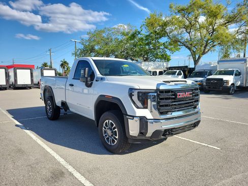 New 2025 GMC Sierra 3500 Pro image 1