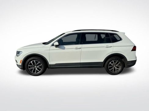 Used 2019 Volkswagen Tiguan SE w/ Panoramic Sunroof Package image 3