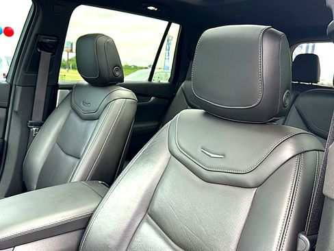 Used 2024 Cadillac XT6 Sport w/ LPO, Floor Liner Package AWD/4WD image 14