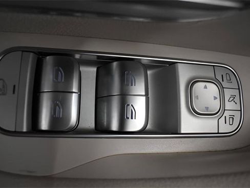 Used 2023 Mercedes-Benz GLE 350 4MATIC w/ AMG Line Exterior image 14