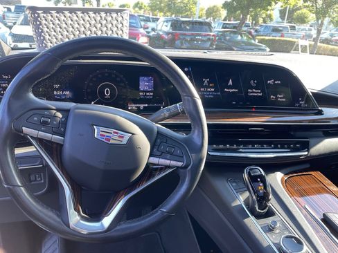 Used 2021 Cadillac Escalade Premium Luxury AWD/4WD image 7