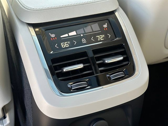 Certified 2025 Volvo XC90 T8 Plus AWD/4WD image 15