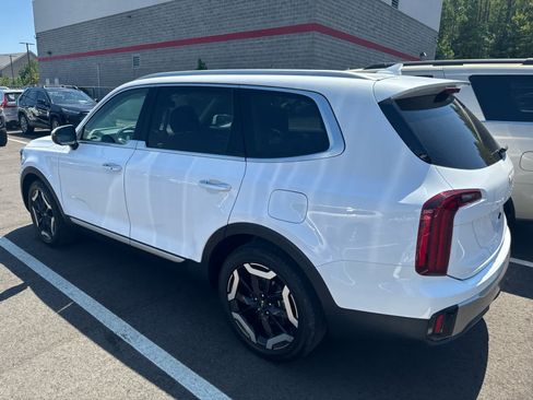 Used 2025 Kia Telluride S FWD image 6