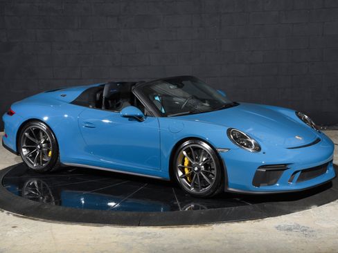 Used 2019 Porsche 911 Speedster RWD image 10