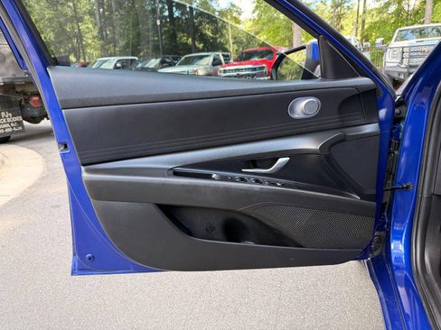 Used 2021 Hyundai Elantra SEL FWD image 14
