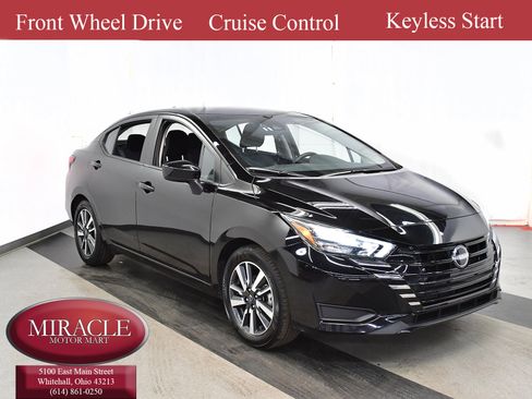 Used 2025 Nissan Versa SV image 1