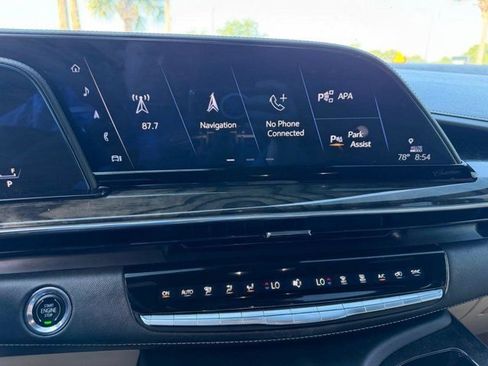 Certified 2023 Cadillac Escalade Premium Luxury AWD/4WD image 13
