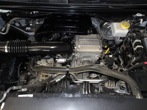 Used 2024 RAM 1500 Laramie AWD/4WD image 21