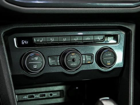 Certified 2020 Volkswagen Tiguan SE AWD/4WD image 21