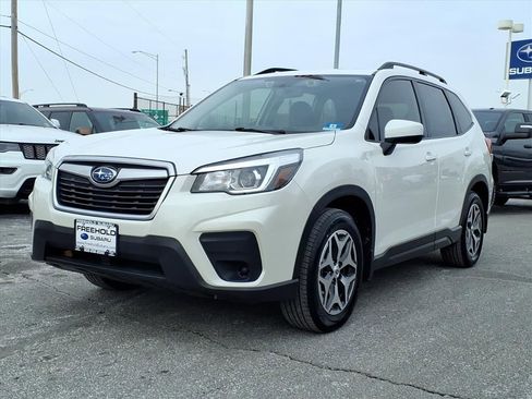 Used 2020 Subaru Forester Premium image 3