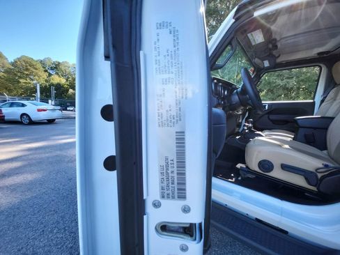 Used 2023 Jeep Wrangler Sport S image 36