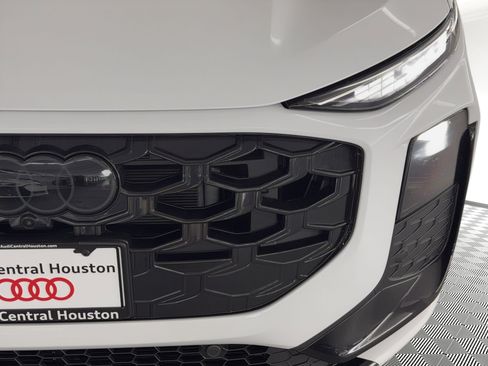 New 2026 Audi Q3 quattro 2.0T AWD/4WD image 11