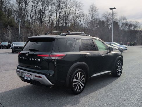 Used 2023 Nissan Pathfinder Platinum image 5