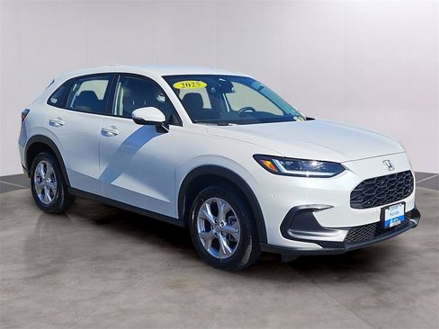 Certified 2025 Honda HR-V LX image 3