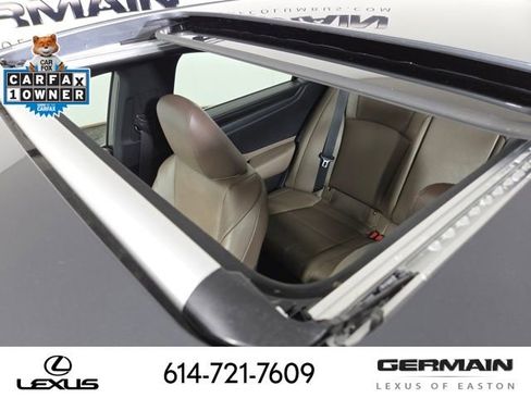 Used 2025 Lexus ES 300h w/ Premium Package FWD image 32