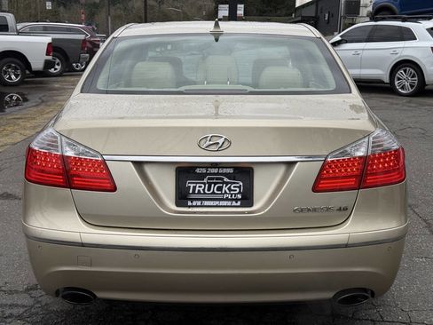 Used 2010 Hyundai Genesis 4.6 w/ Technology Pkg 5 image 4