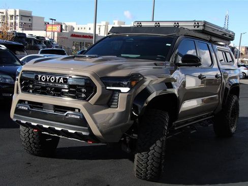 Used 2025 Toyota Tacoma TRD Pro image 4