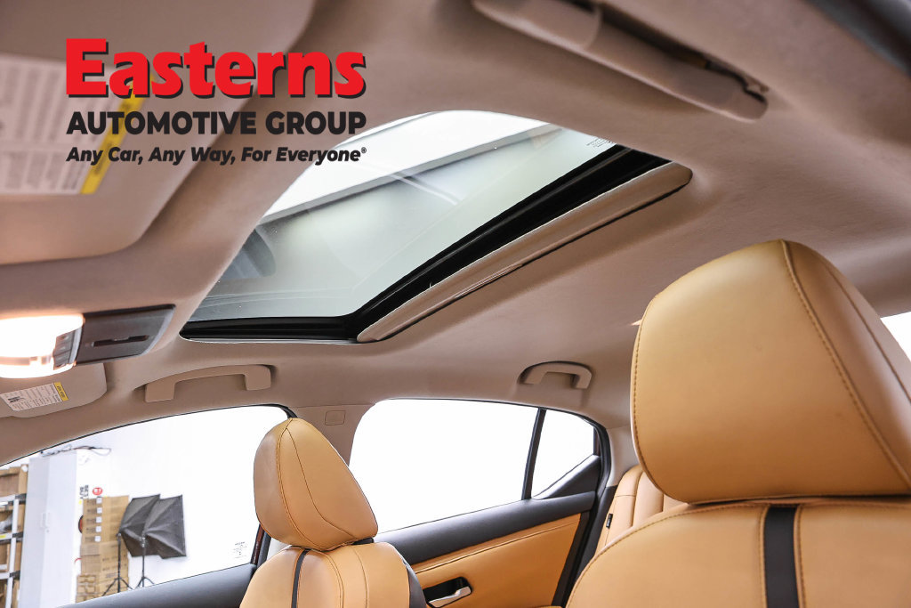 Used 2023 Nissan Sentra SV w/ SV Premium Package FWD image 36