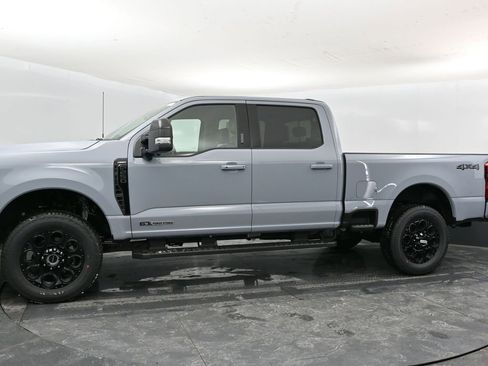 Used 2026 Ford F250 Lariat w/ Black Appearance Package image 10