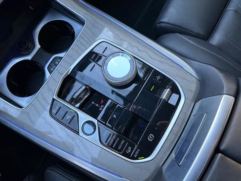 Used 2023 BMW X7 M60i w/ Executive Package image 15