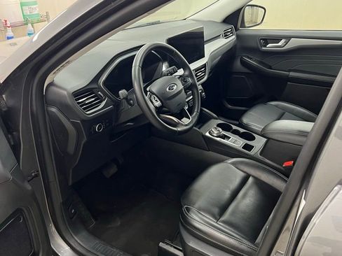 Used 2024 Ford Escape Platinum AWD/4WD image 5