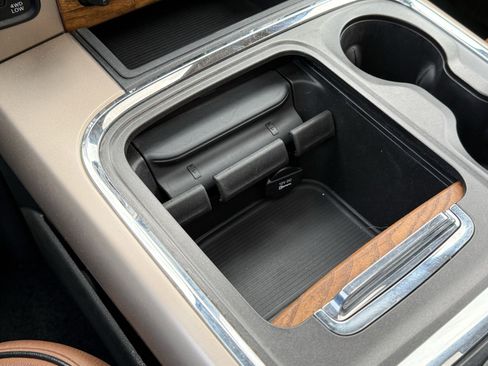 Used 2017 RAM 1500 Laramie Longhorn image 27