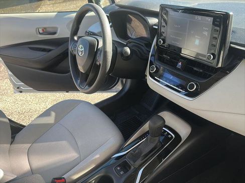 Certified 2022 Toyota Corolla LE image 13