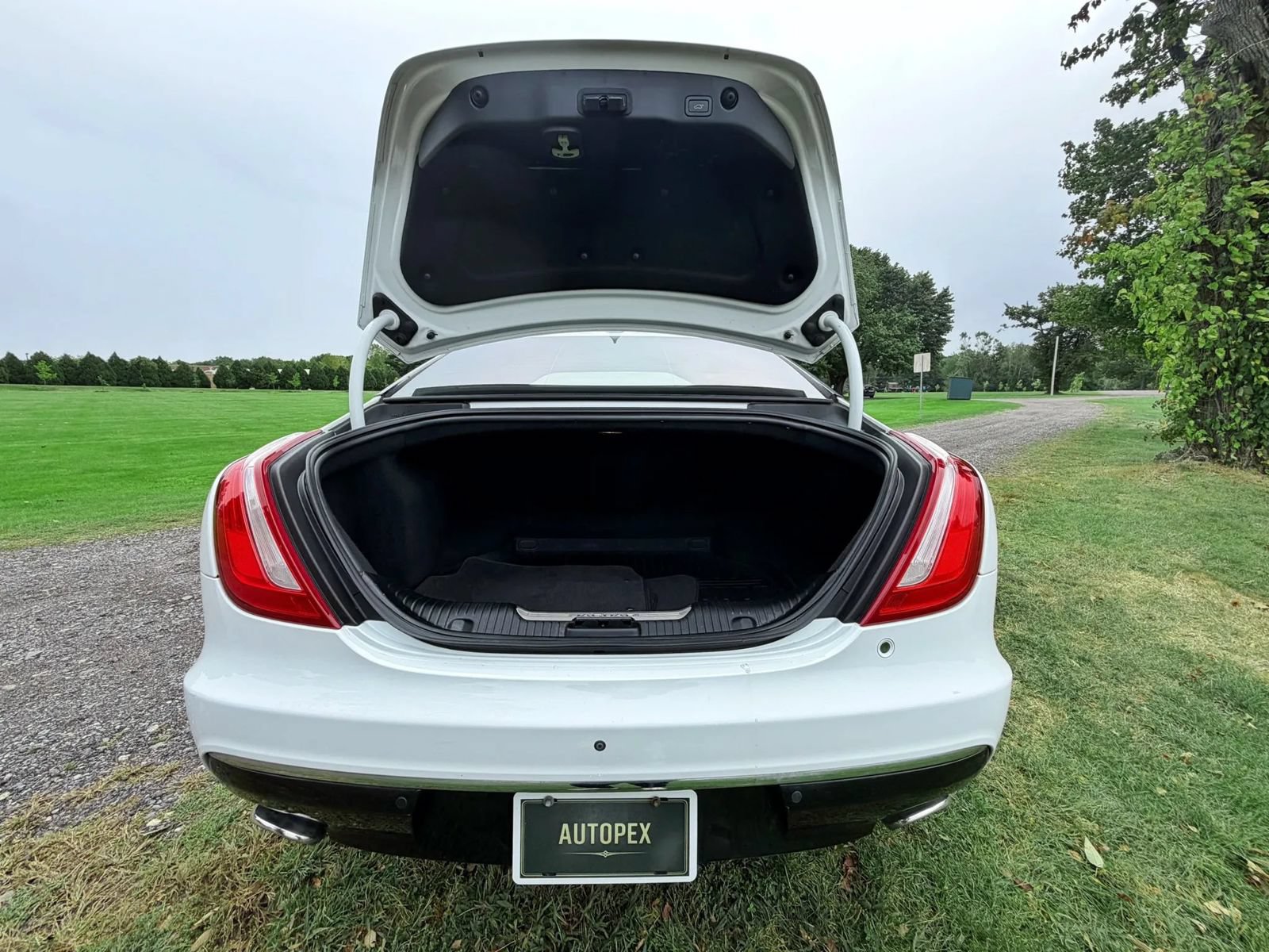 Used 2017 Jaguar XJ L Portfolio AWD/4WD image 73