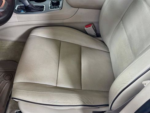 Used 2018 Jeep Grand Cherokee Overland AWD/4WD image 14
