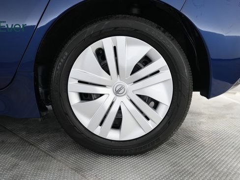Used 2025 Nissan Leaf S FWD image 9