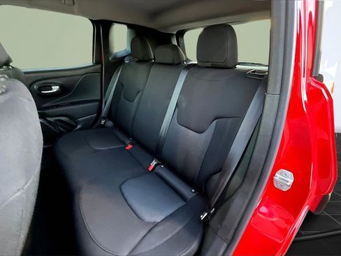 Used 2023 Jeep Renegade Latitude image 26