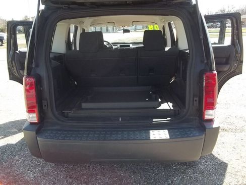 Used 2008 Dodge Nitro SXT image 12