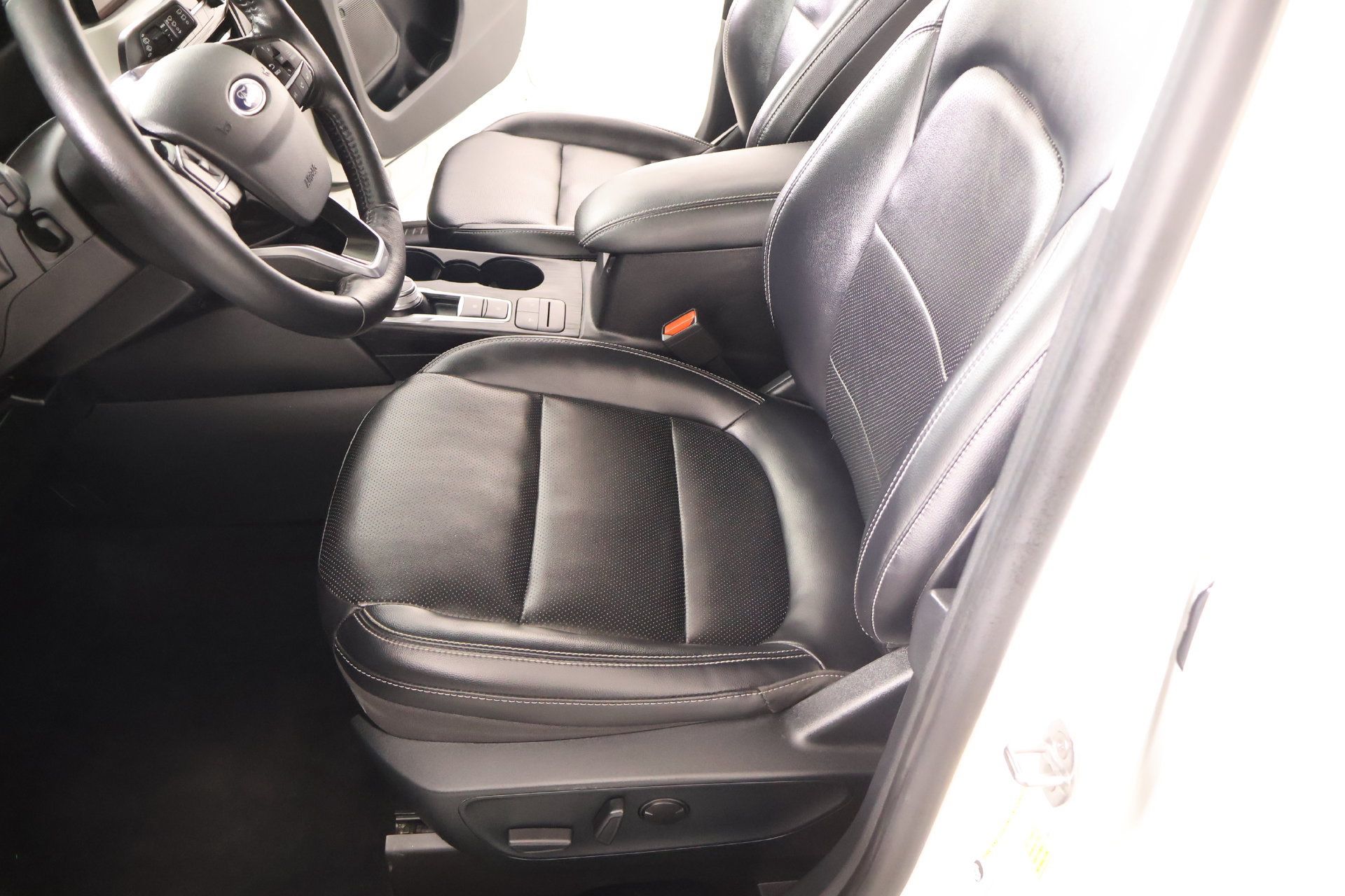 Used 2021 Ford Escape SEL FWD image 11