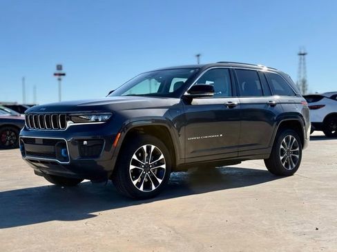 Used 2022 Jeep Grand Cherokee Overland image 3
