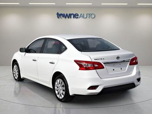 Used 2016 Nissan Sentra S image 5