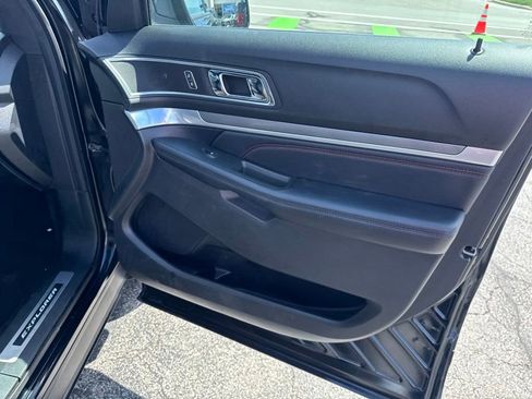 Used 2018 Ford Explorer Sport AWD/4WD image 31