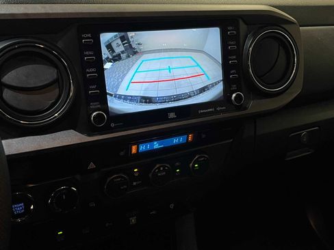 Certified 2020 Toyota Tacoma TRD Off-Road image 26