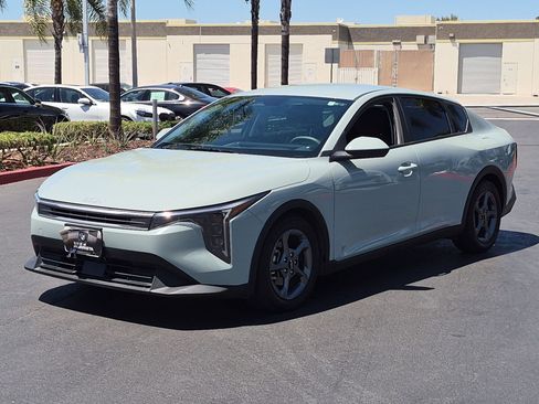 Used 2025 Kia K4 FWD image 5