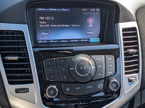 Used 2015 Chevrolet Cruze LT FWD image 22