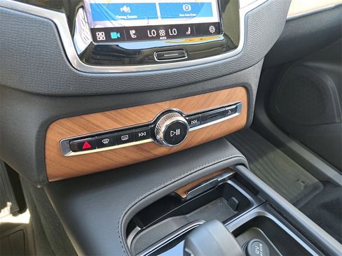 Used 2024 Volvo XC90 T8 Plus w/ Protection Package Premier image 13